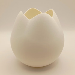 Tulipe Éclatante : abat-jour en forme de tulipe stylisée, diffusant une lumière douce et chaleureuse.
