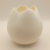 Tulipe Éclatante : abat-jour en forme de tulipe stylisée, diffusant une lumière douce et chaleureuse.