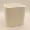 Carré Lumineux : abat-jour carré au design épuré, diffusant une lumière douce et uniforme.
