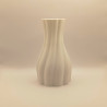 Un diffuseur aux courbes douces, avec verre intérieur, pour diffuser vos fragrances préférées et créer une ambiance apaisante.